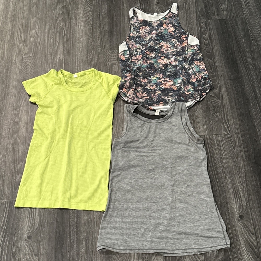 Lululemon Lot Sz 4 Tee Short Sleeve and Tank Set Of 3 Comes With 2 Free See Des